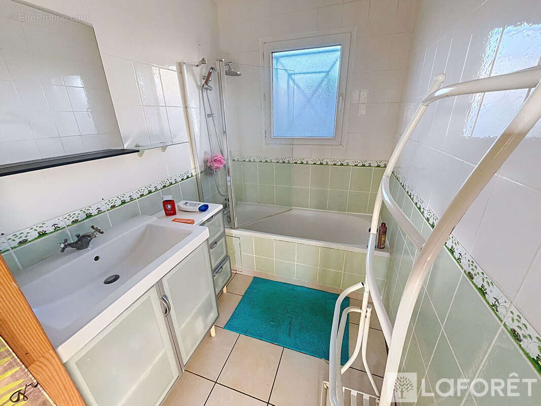 Maison à AUBIE-ET-ESPESSAS