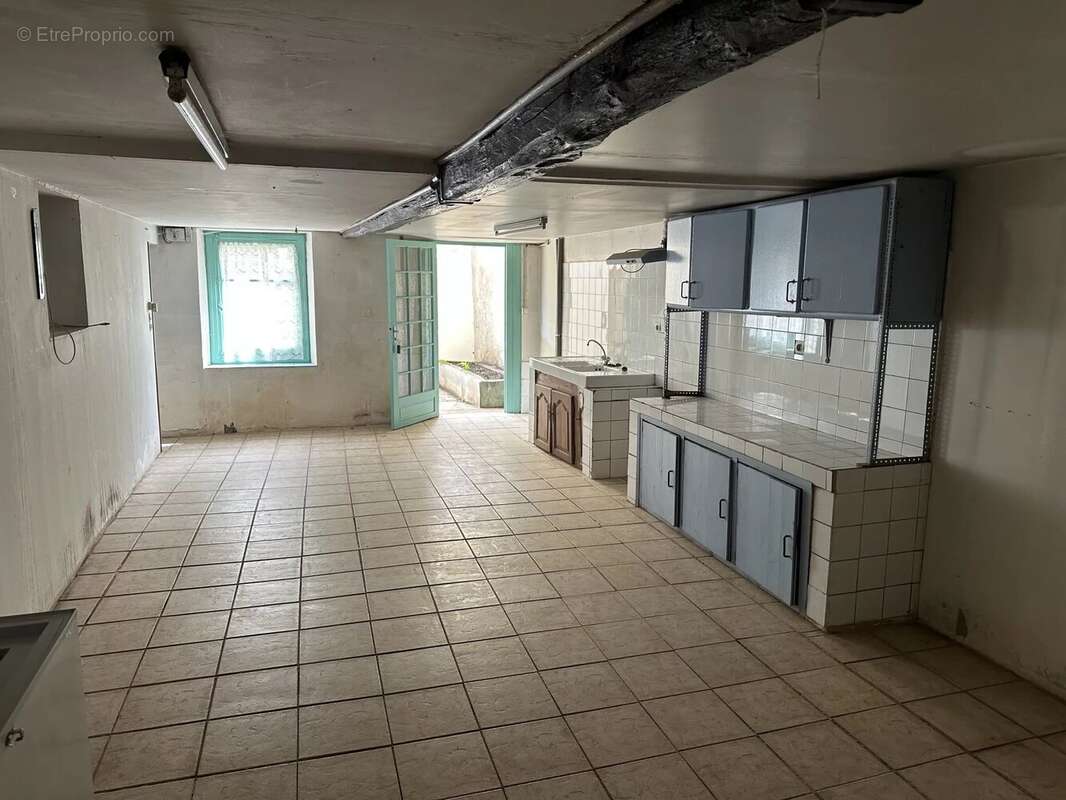 Maison à SAINT-MAURICE-LA-CLOUERE