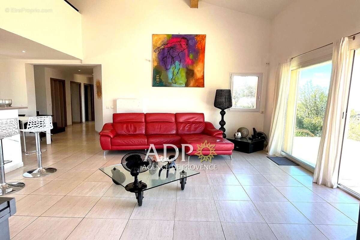 Maison à SAINT-VALLIER-DE-THIEY