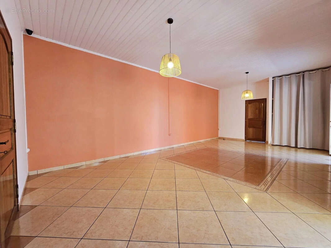 Maison à L'ETANG-SALE