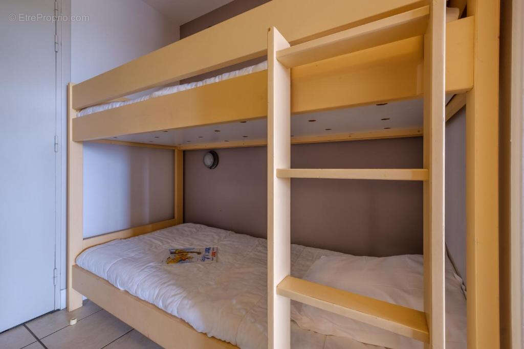 Appartement à SAINT-LAURENT-DU-VAR
