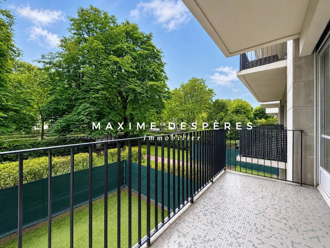 Appartement à NEUILLY-SUR-SEINE