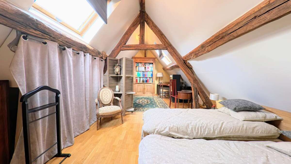 Maison à CHEVRY-COSSIGNY