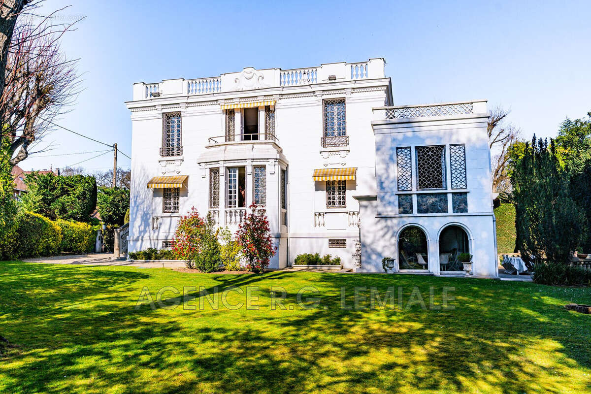 Maison à MAISONS-LAFFITTE