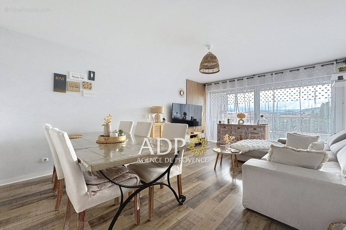 Appartement à MANDELIEU-LA-NAPOULE