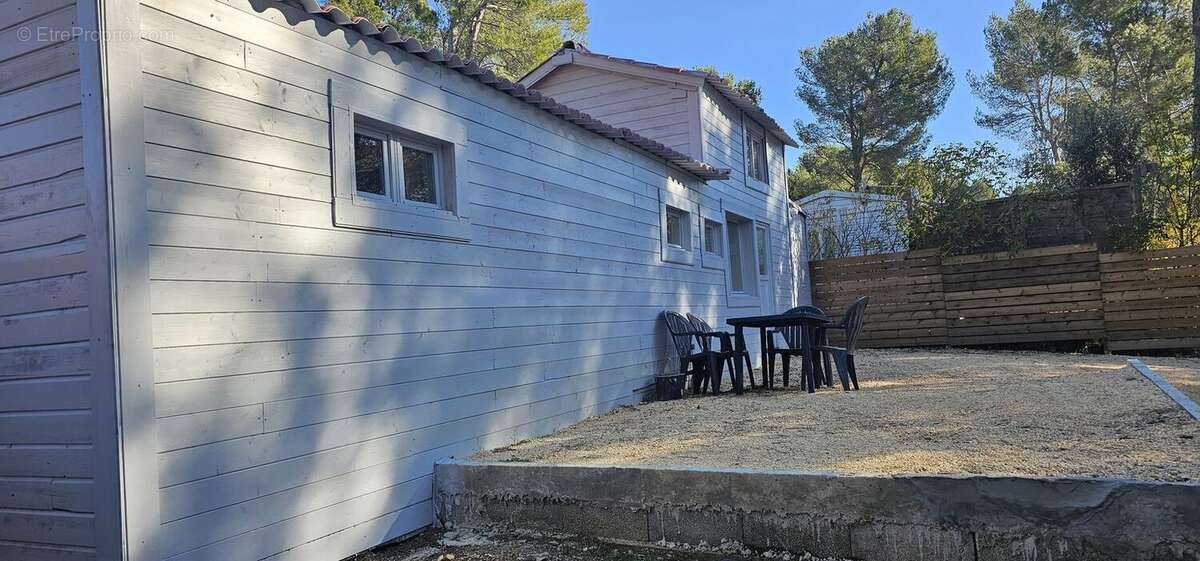 Mobil-home, terrain, habitation legere, chalet, 3 pieces, - Maison à LE CASTELLET