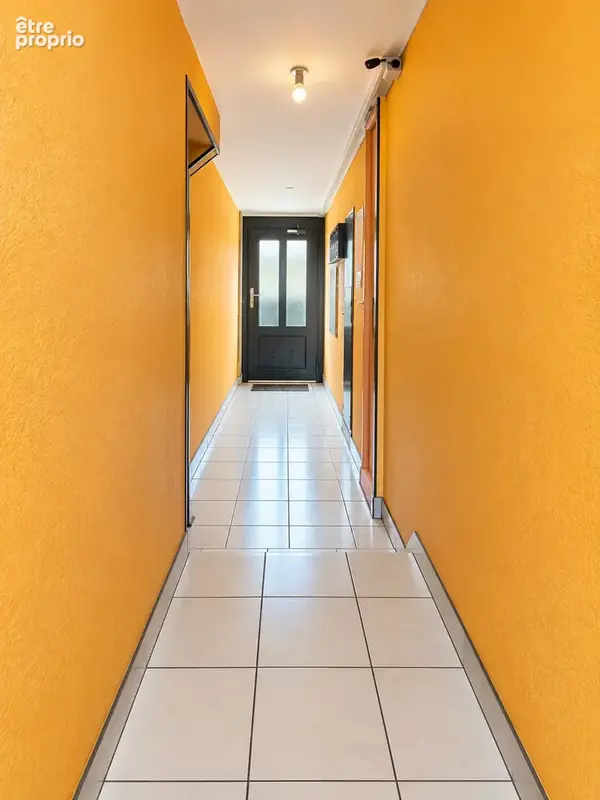 immeuble de 305 m2 - 14 pièces - photo 10