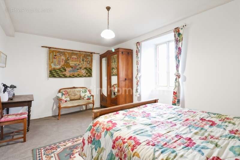 Maison à MAGNAC-LAVAL