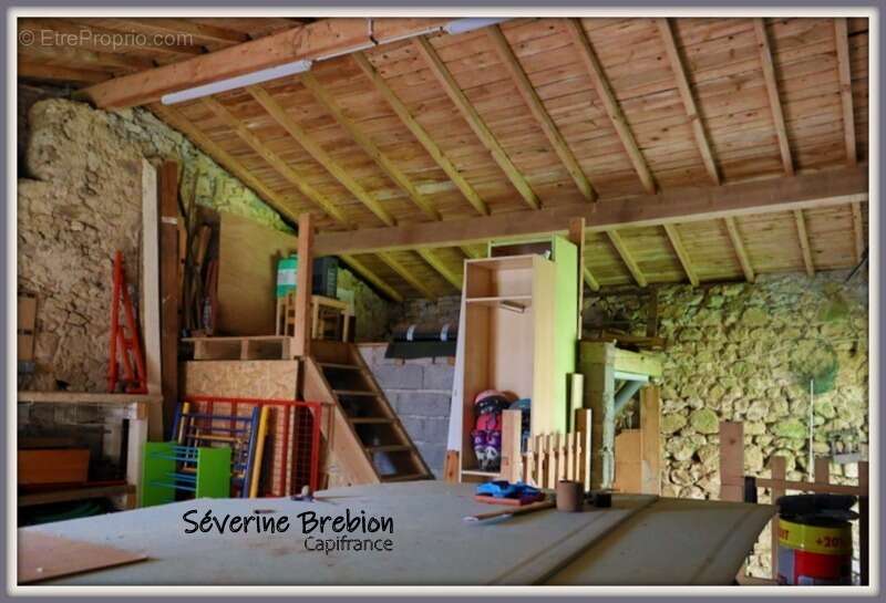  Maison rénovée en pierre de 166 m², 4 chambres, vaste séjour, dépendance, assainissement OK, avec ancien moulin et terrain de 1 - photo 41