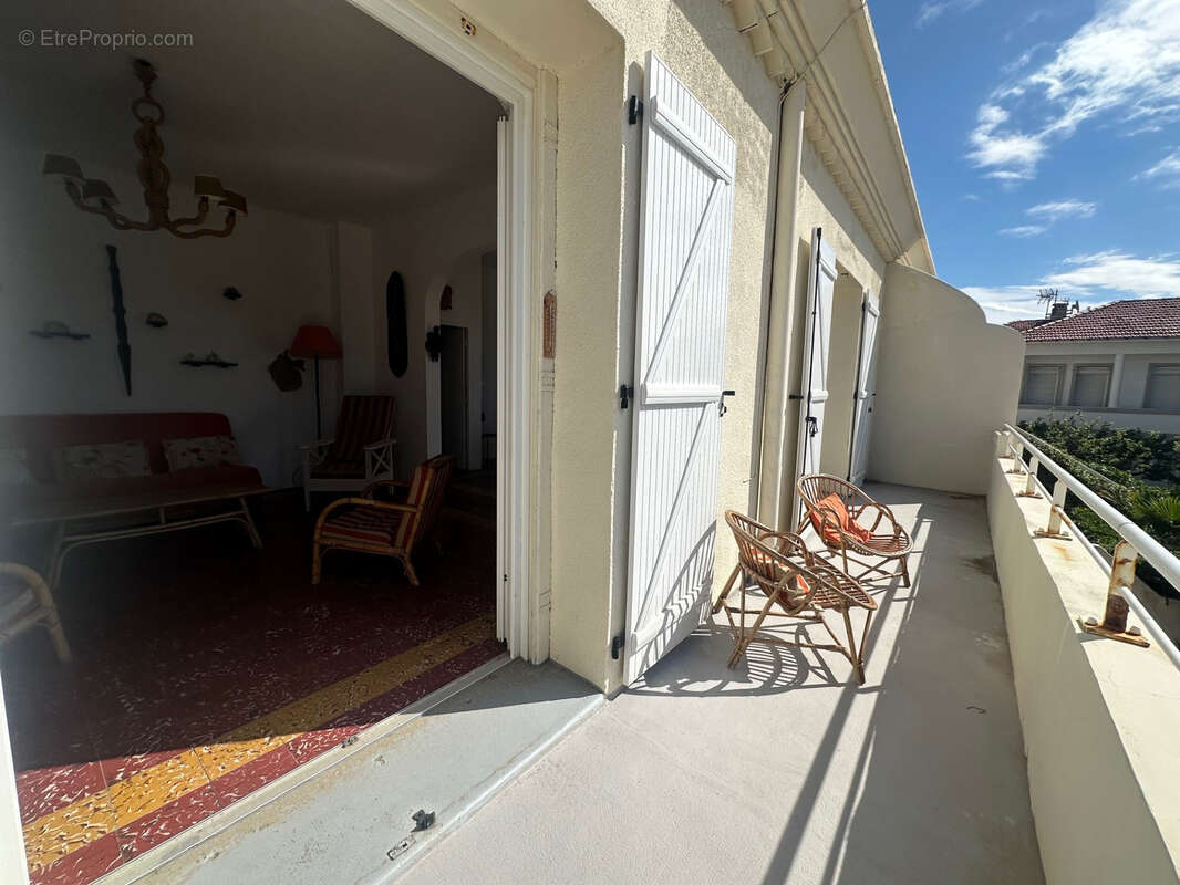 Appartement à MAUGUIO
