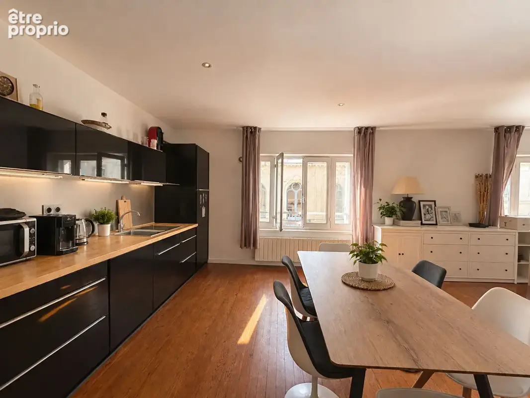 A Rochefort Hyper-Centre Place Colbert - Appartement Duplex 3 chambres - 115 m² - photo 2