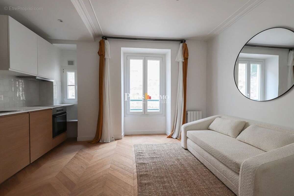 Appartement à PARIS-18E