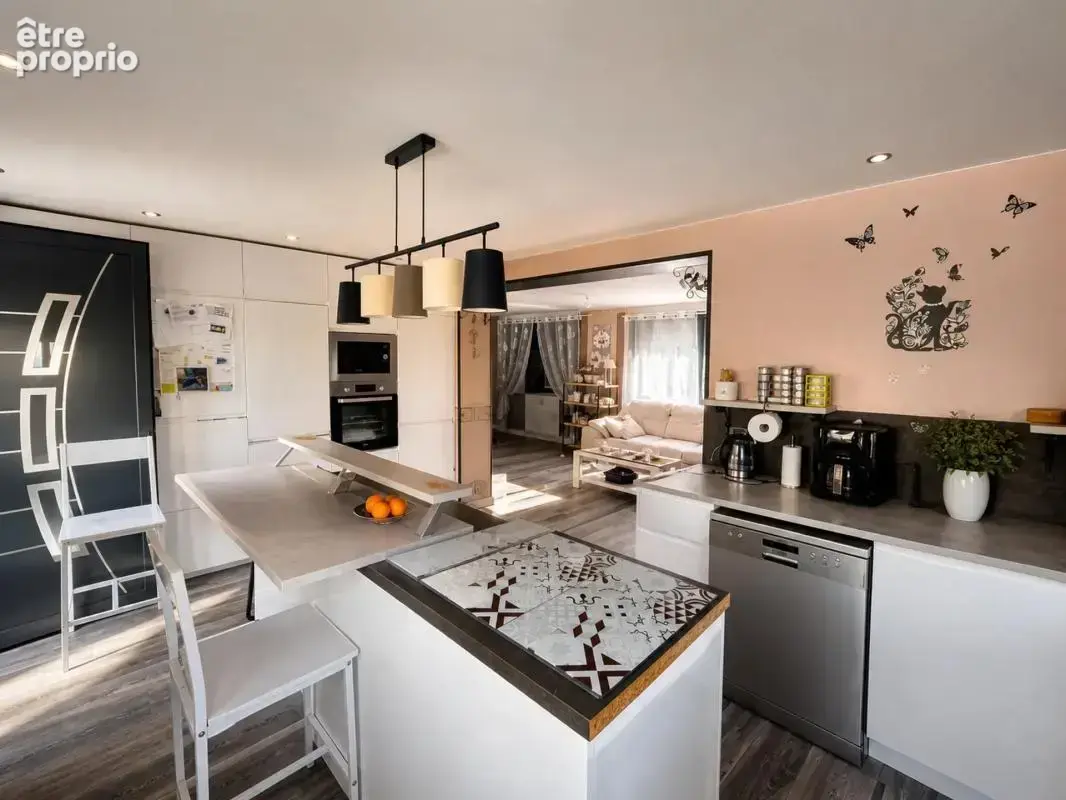Maison de 6 pièces de 120 m² à Champagnole - photo 6