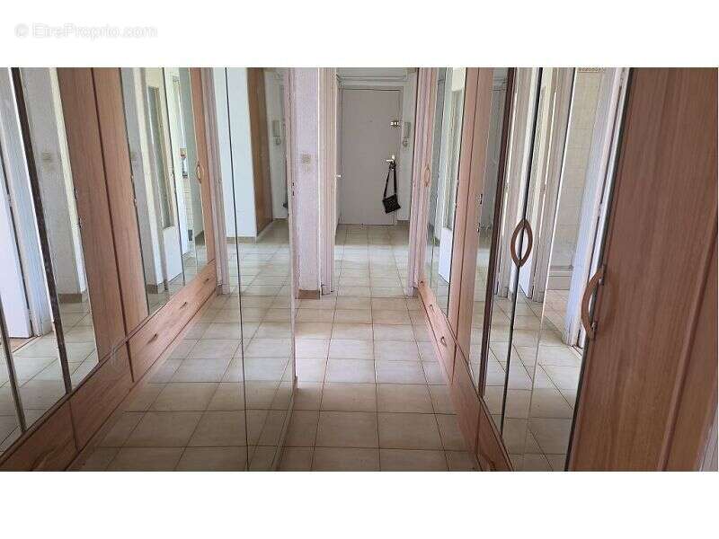 Appartement à LA VALETTE-DU-VAR