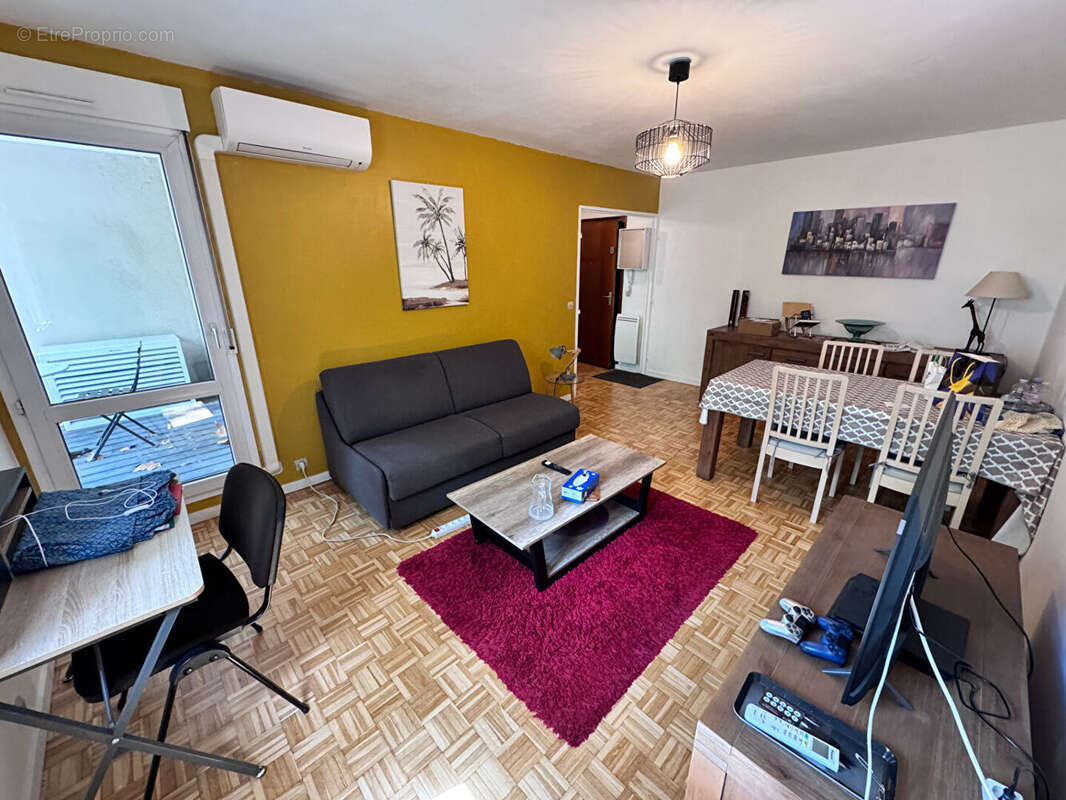T2  rénové avec balcon Charpennes - photo 2