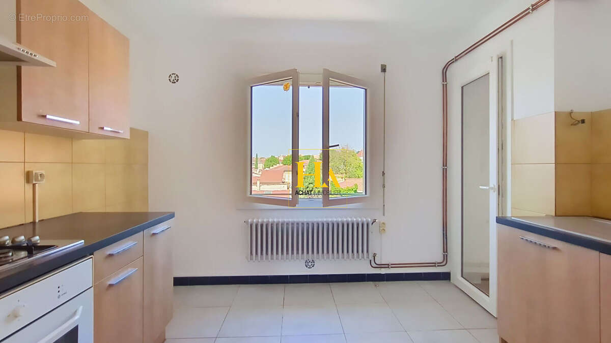 Appartement T3 traversant de 58m², 2 chambres , balcon et cave - photo 2