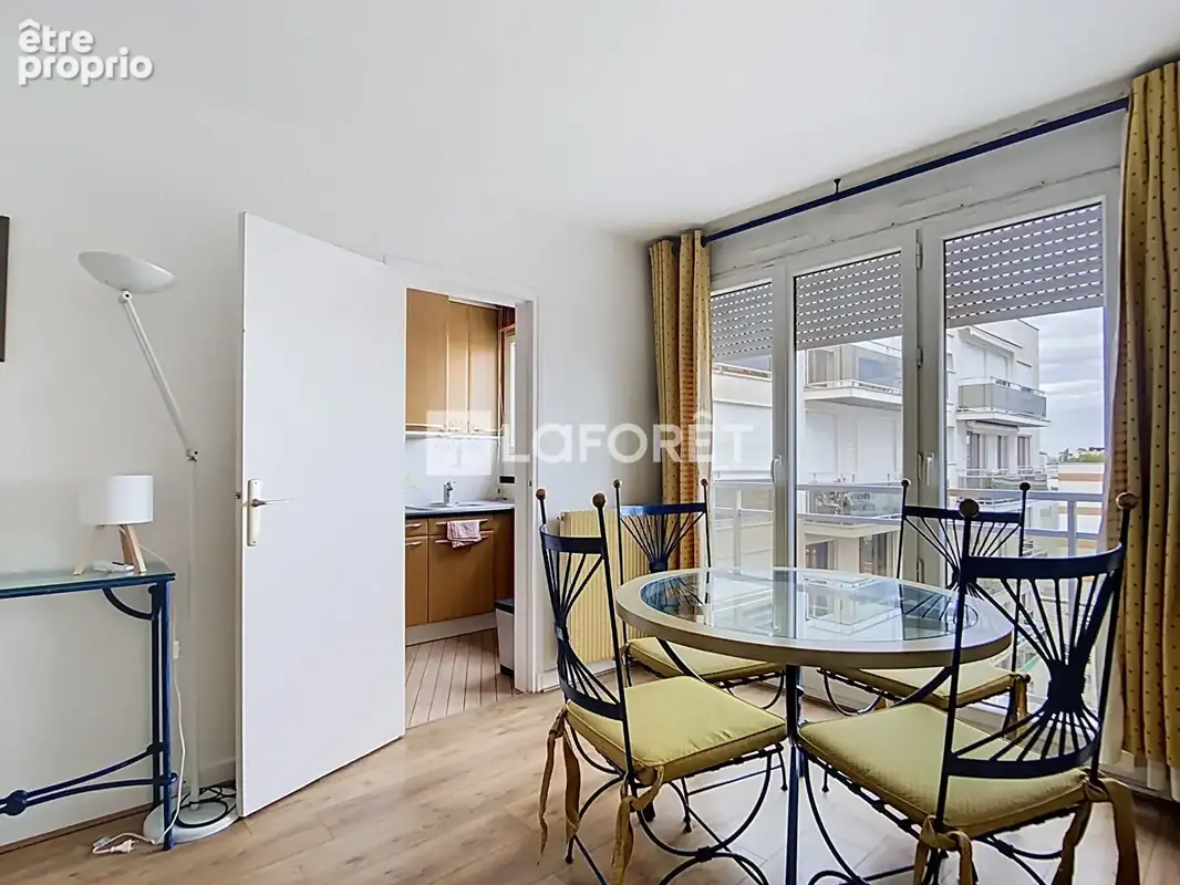 Appartement à PARIS-15E