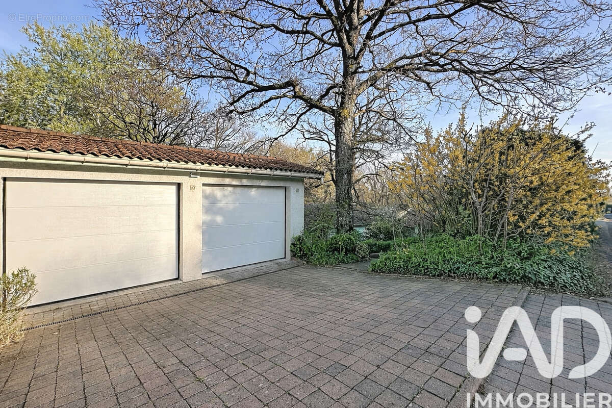 Photo 7 - Maison à LA TOUR-DE-SALVAGNY