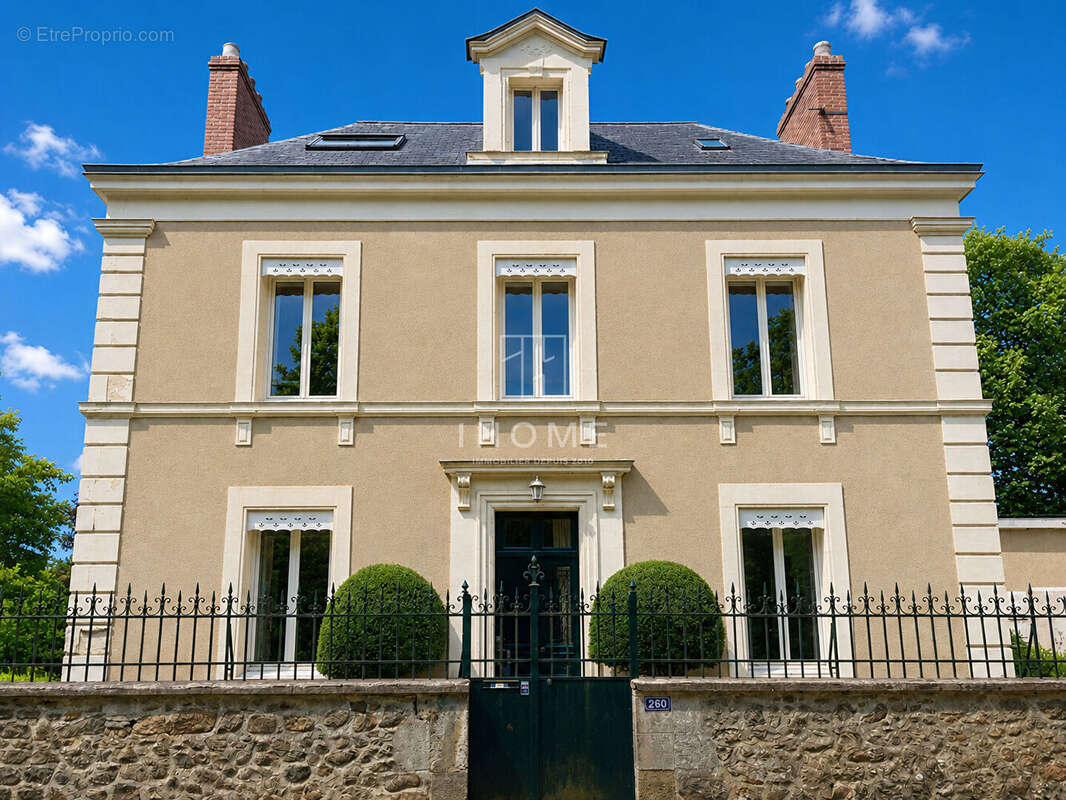 Maison 133 m² à Etriche  - photo 2