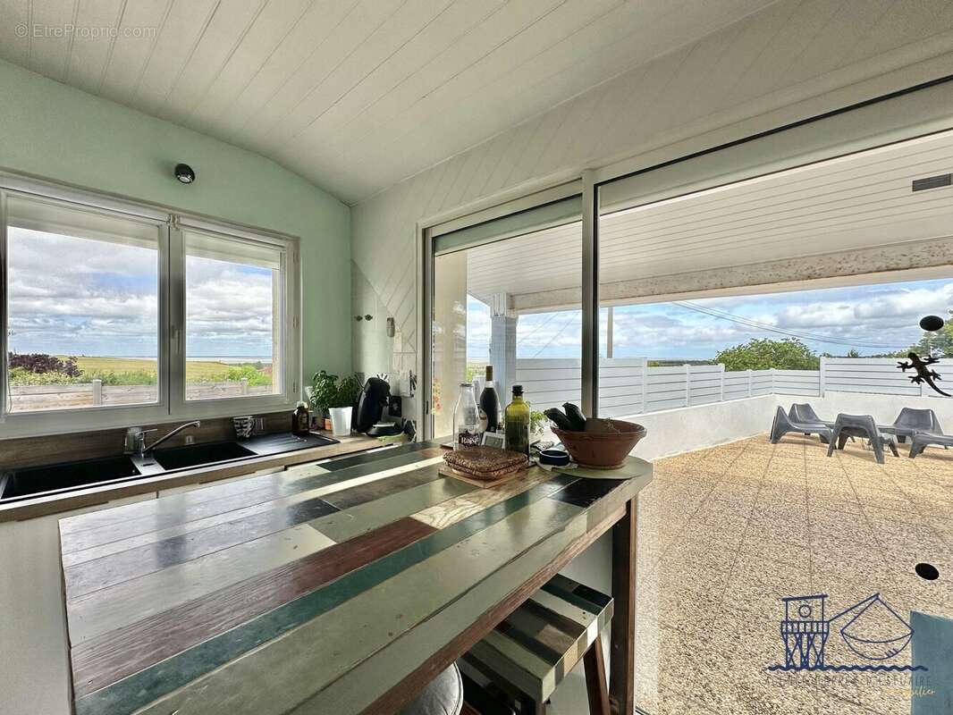 Maison à SAINT-FORT-SUR-GIRONDE