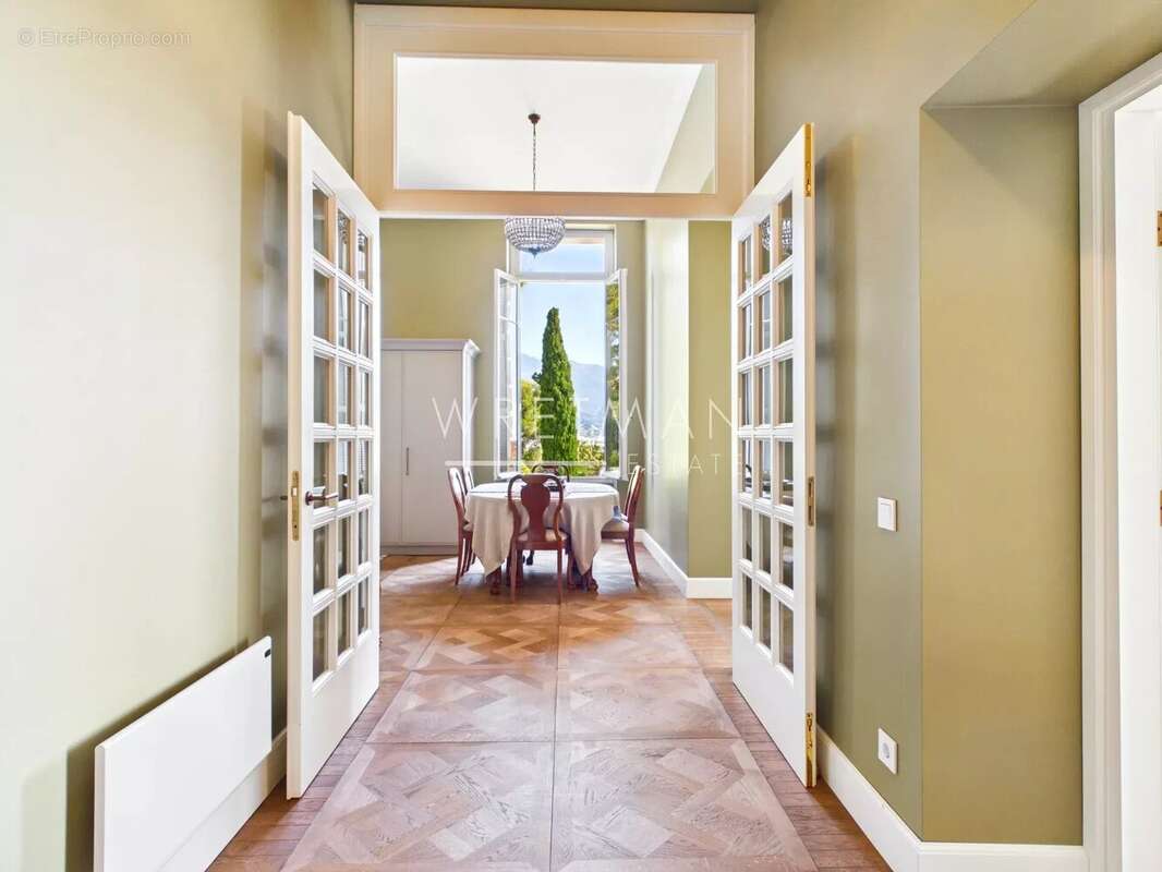 Appartement à ROQUEBRUNE-CAP-MARTIN