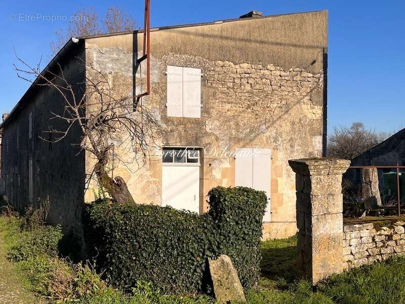 Maison à SAINT-PIERRE-DE-L&#039;ILE