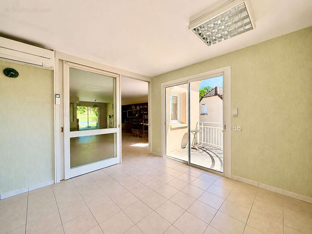 Brive, maison, 3 chambres, 150 m2 sur 1676 m2 de terrain,  piscine 11x5 ! - photo 10