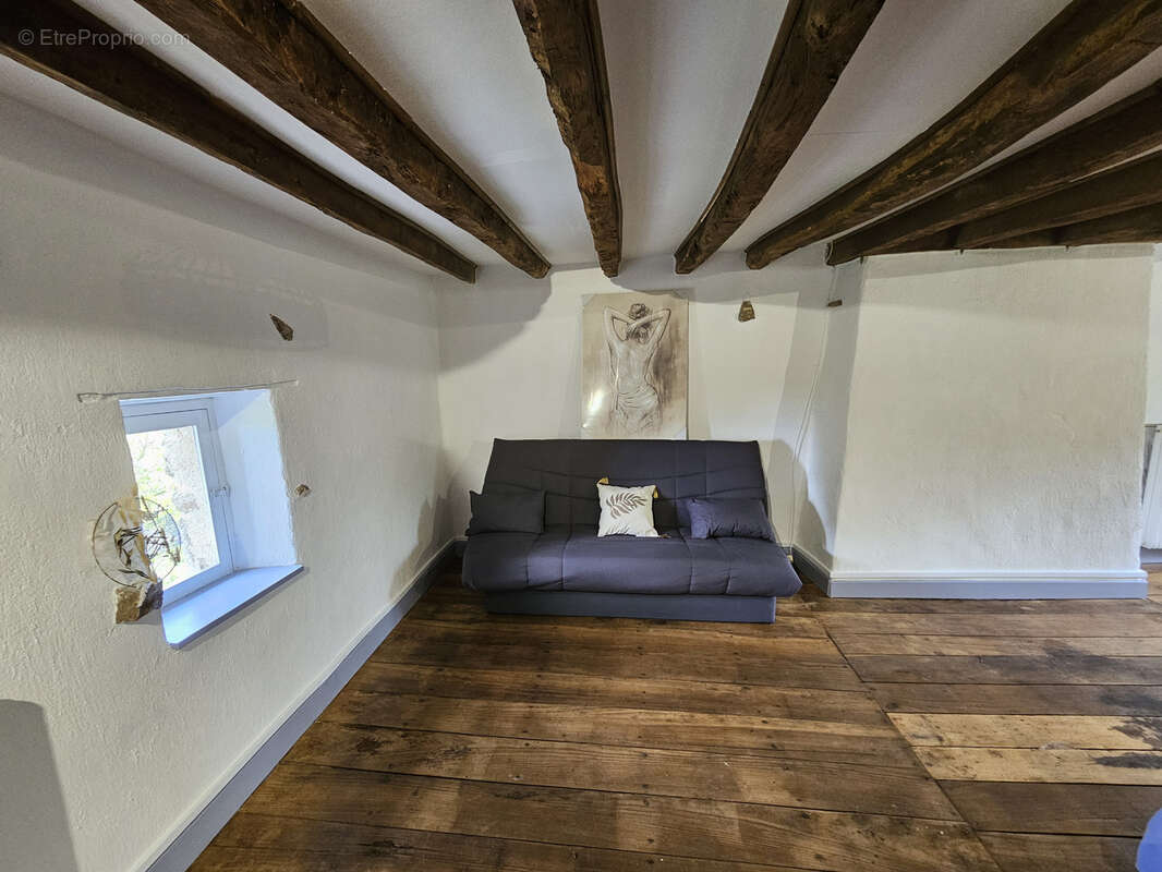 Maison à SAINT-ETIENNE-DE-FURSAC