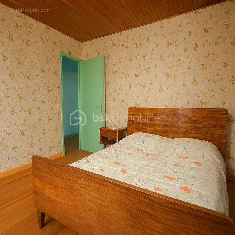 Maison à SAINT-HILAIRE-DU-ROSIER