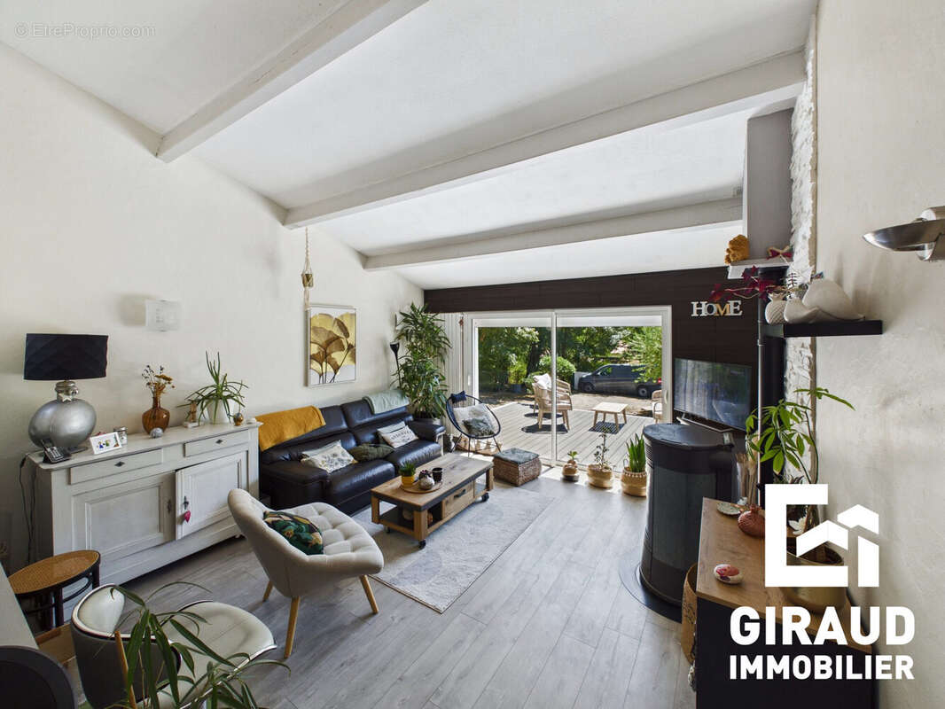 Maison 95 m² à Vouille  - photo 3