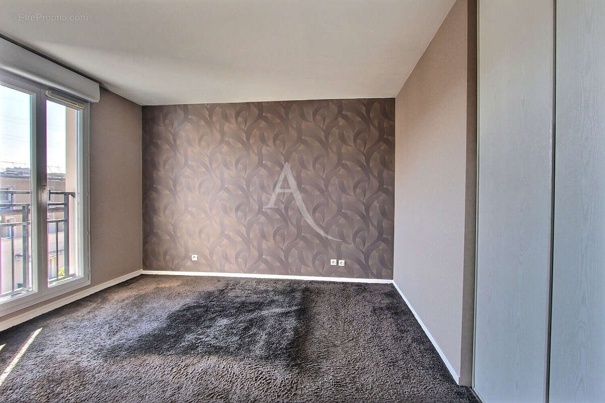Appartement à VILLENEUVE-LA-GARENNE