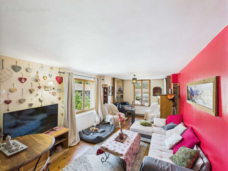 Maison à LES MOLLETTES