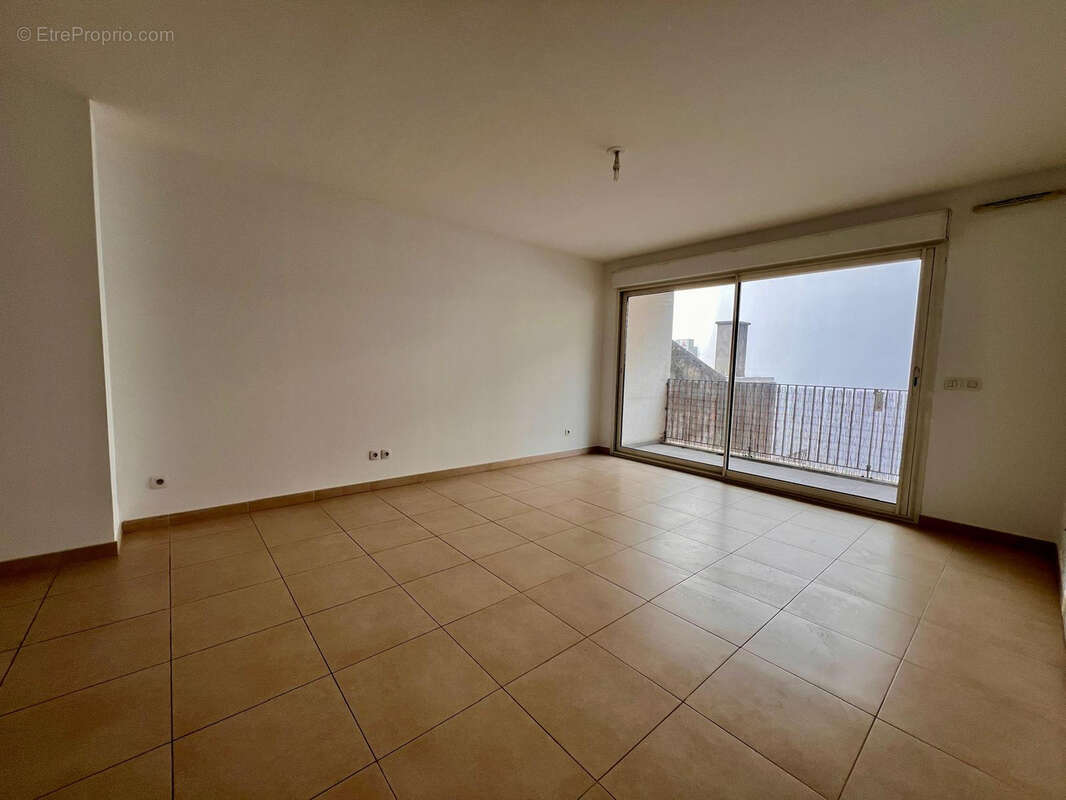 Appartement à MARSEILLE-7E