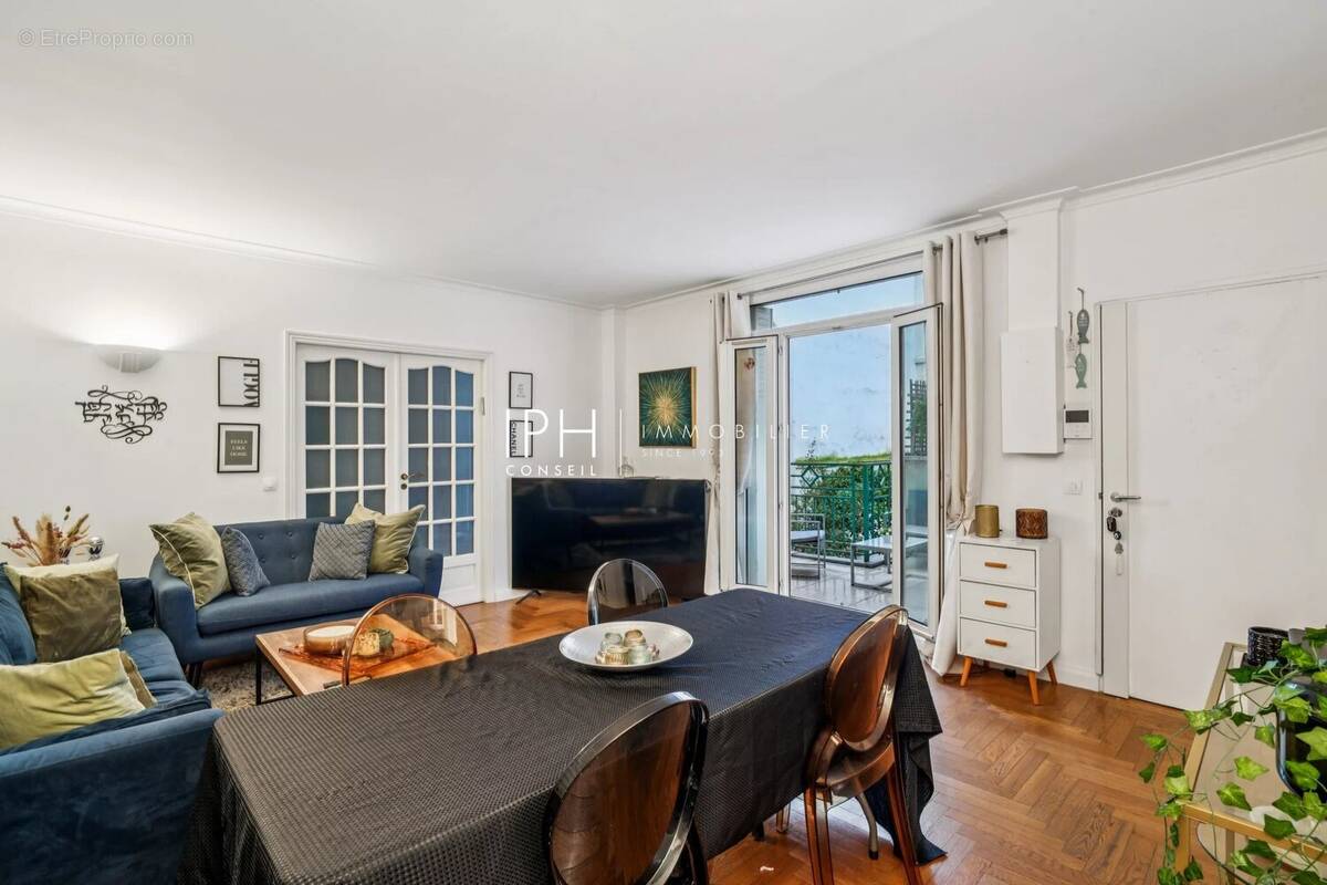 Appartement à NEUILLY-SUR-SEINE