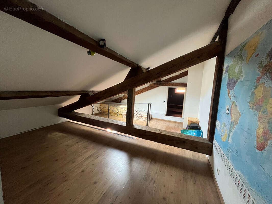 Appartement à LARAGNE-MONTEGLIN