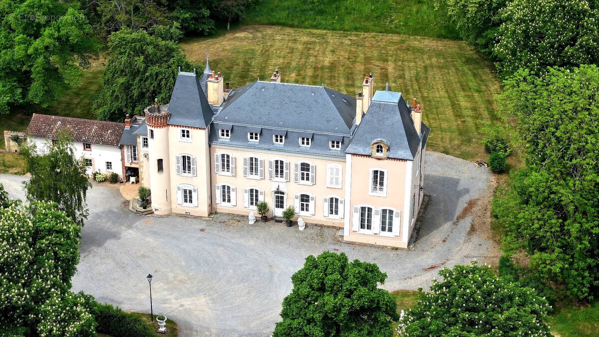 Maison à YZEURE
