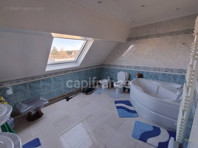 Maison à VIGNEUX-SUR-SEINE