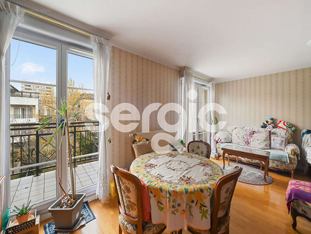 Appartement à NANTERRE