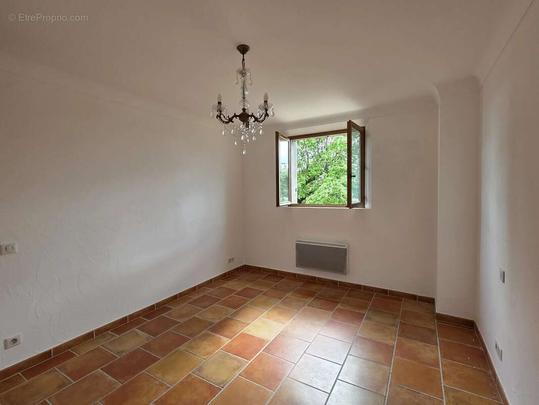 Maison à MONTAUROUX