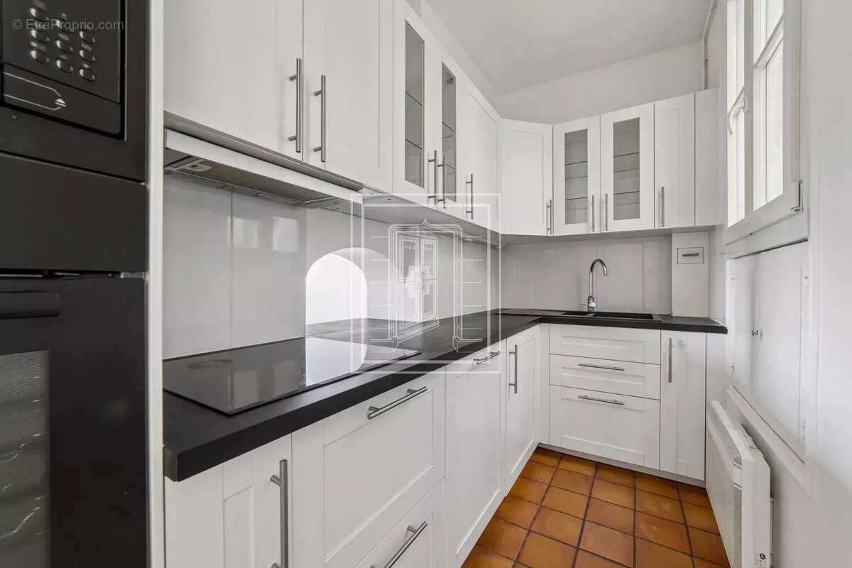 Appartement à PARIS-16E