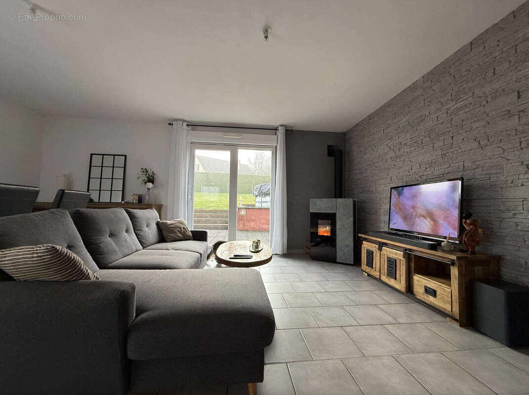 Maison à DOMBROT-LE-SEC