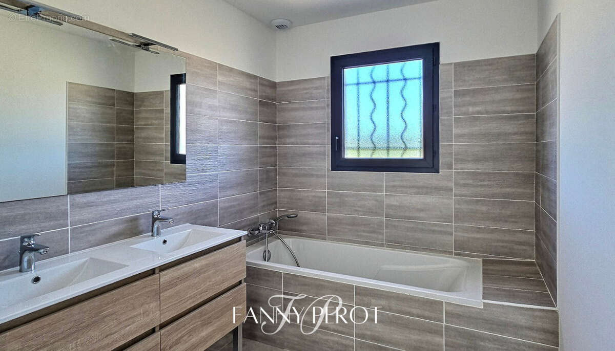 Maison 3 faces de 90 m² avec piscine et garage à Saint-Cyprien - photo 9