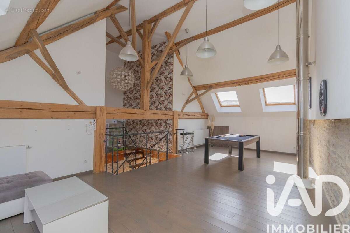 Maison 240 m² à Champdotre  - photo 8