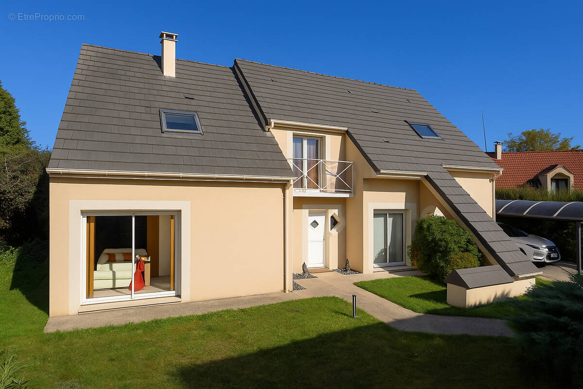 Maison à NEAUPHLE-LE-CHATEAU