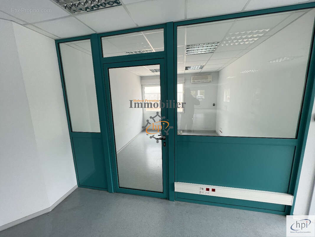 Commerce à VABRES-L&#039;ABBAYE