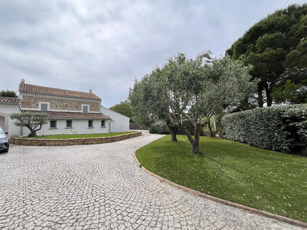 Maison à SIX-FOURS-LES-PLAGES