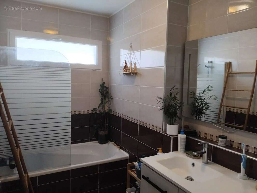 Appartement à MARSEILLE-12E