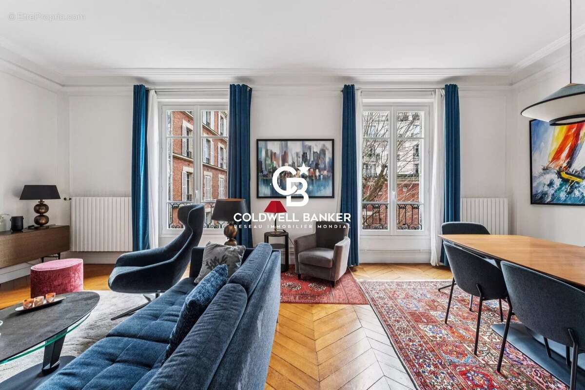 Appartement à PARIS-7E