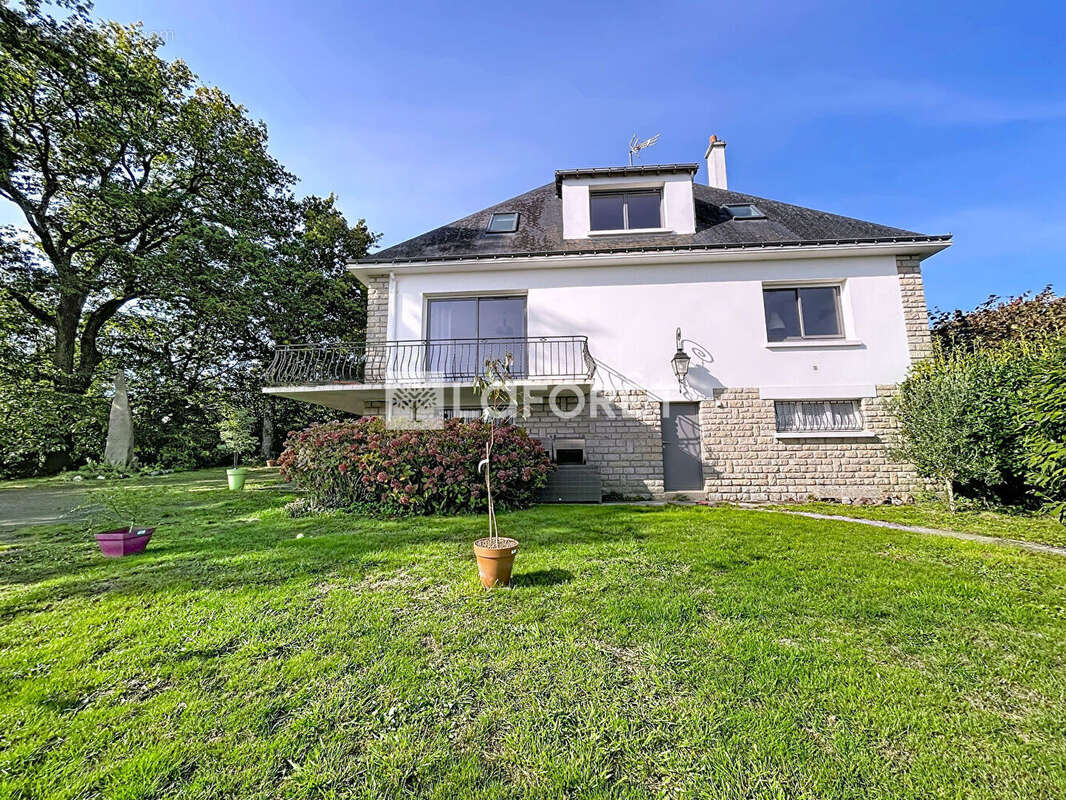 Maison à SAINT-JEAN-LA-POTERIE