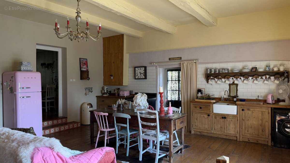 Magnifique propriété de caractère au coeur du village histori - photo 5